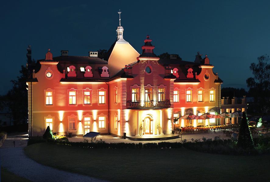 Hotel Zamek Berchtold Strancice Exterior photo
