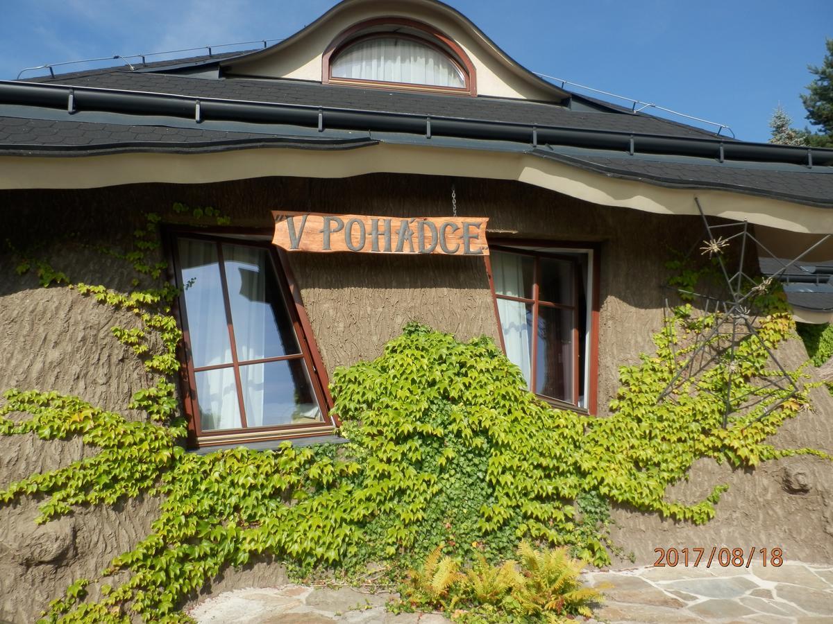 Hotel Zamek Berchtold Strancice Exterior photo
